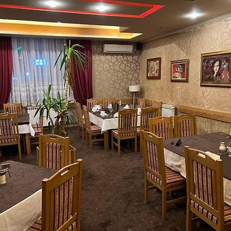 Hotel Dva Goluba ปาเล ภายนอก รูปภาพ