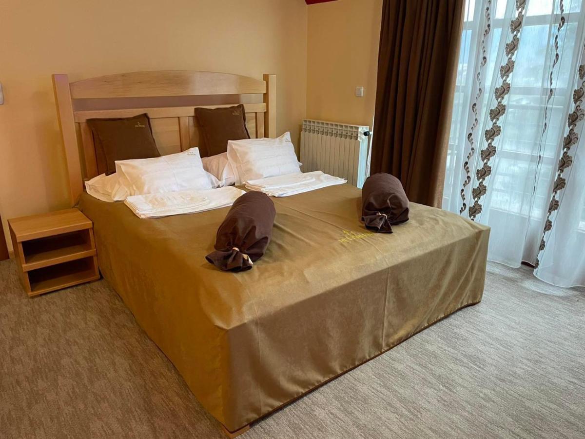 Hotel Dva Goluba ปาเล ภายนอก รูปภาพ