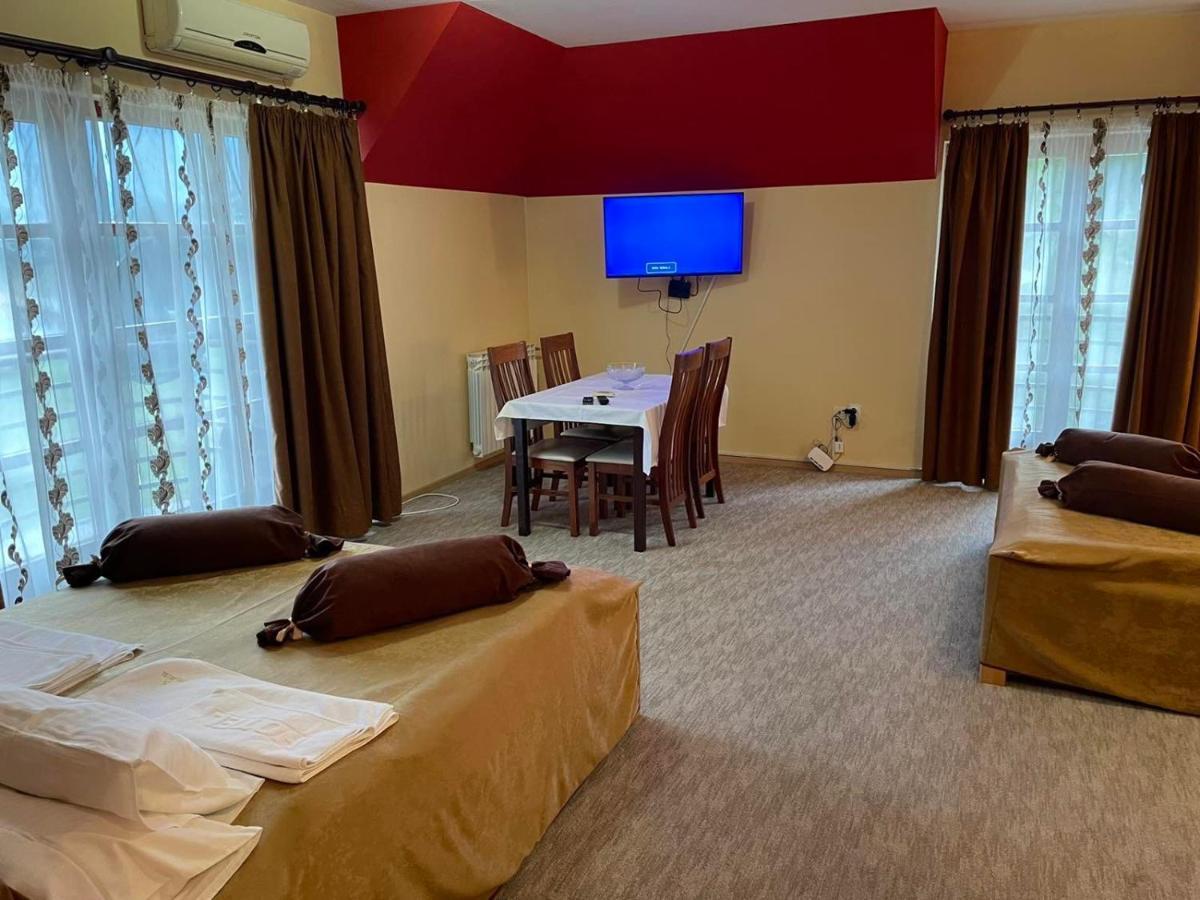 Hotel Dva Goluba ปาเล ภายนอก รูปภาพ
