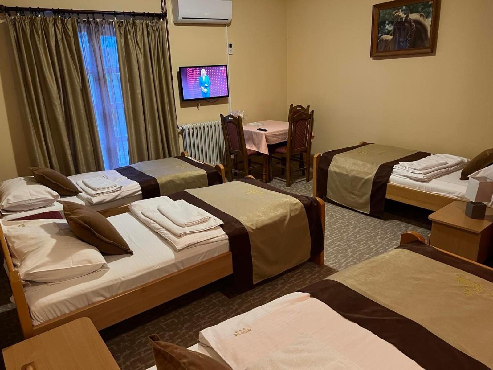 Hotel Dva Goluba ปาเล ภายนอก รูปภาพ
