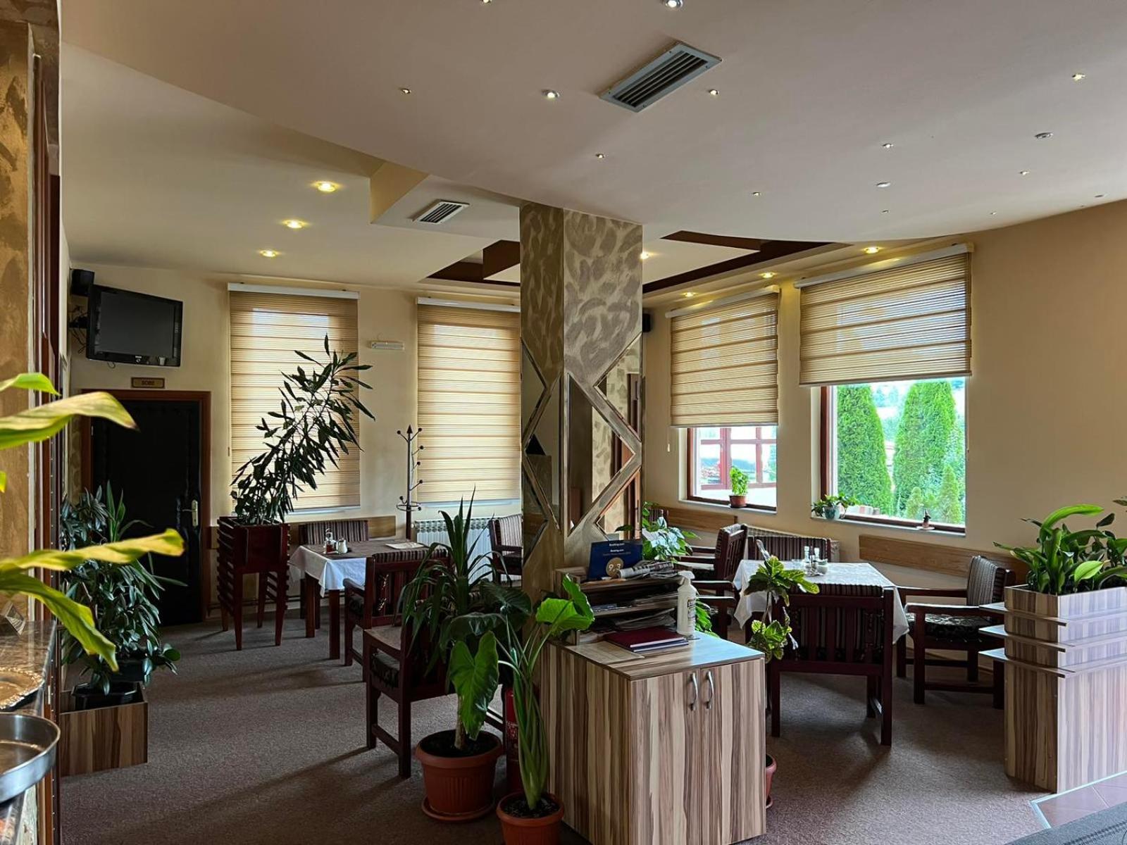 Hotel Dva Goluba ปาเล ภายนอก รูปภาพ