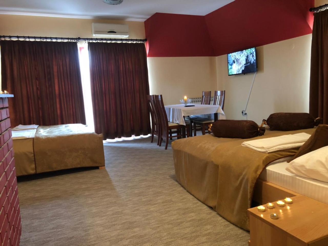 Hotel Dva Goluba ปาเล ภายนอก รูปภาพ