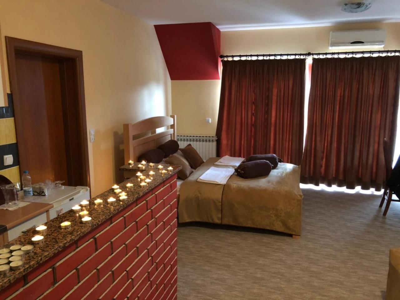 Hotel Dva Goluba ปาเล ภายนอก รูปภาพ