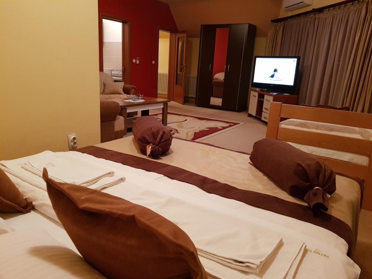 Hotel Dva Goluba ปาเล ภายนอก รูปภาพ