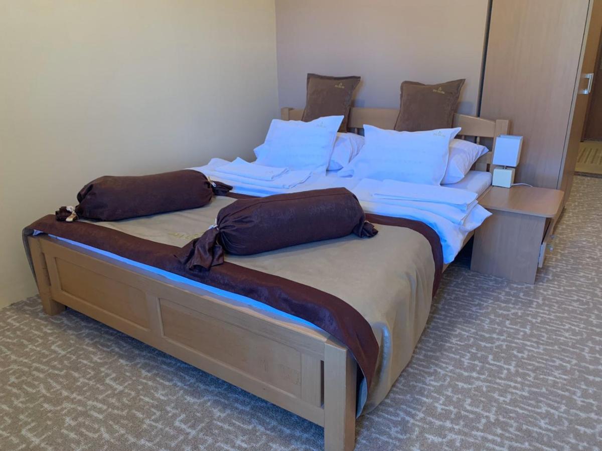 Hotel Dva Goluba ปาเล ภายนอก รูปภาพ